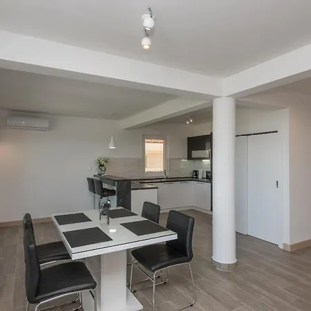 Hadria מאקרסקה