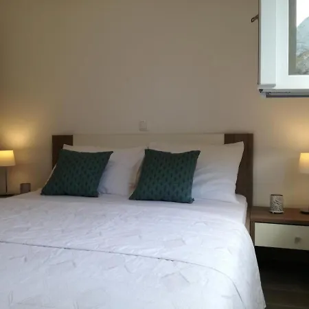 בית הארחה Hadria 4*