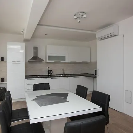 Hadria בית הארחה 4*