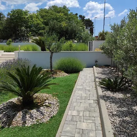 Hadria 4* מאקרסקה