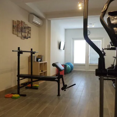 בית הארחה Hadria 4*